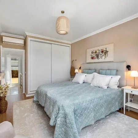 Luxury In Serene Location With Pool & Private Garden