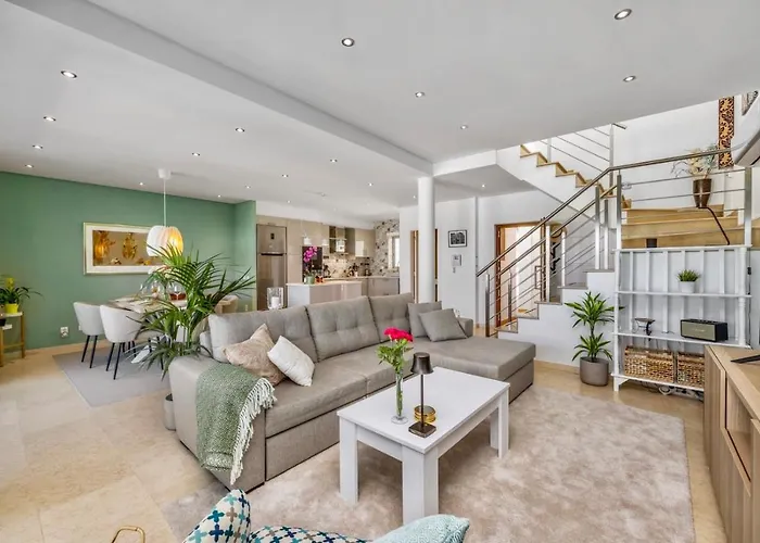 Luxury In Serene Location With Pool & Private Garden * Quarteira
