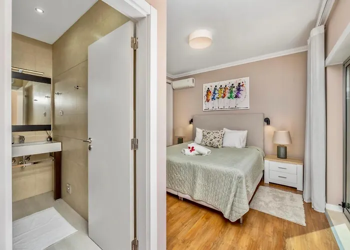 Luxury In Serene Location With Pool & Private Garden