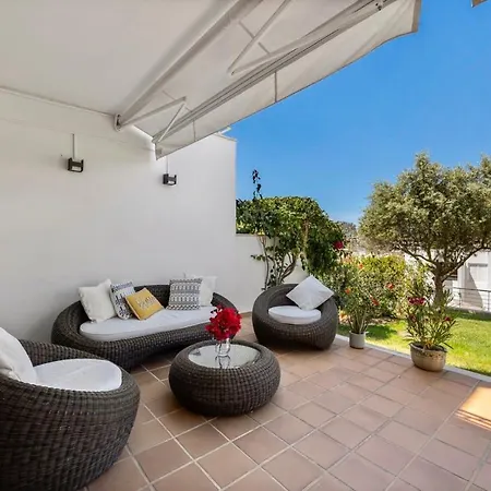 Luxury In Serene Location With Pool & Private Garden * Картейра