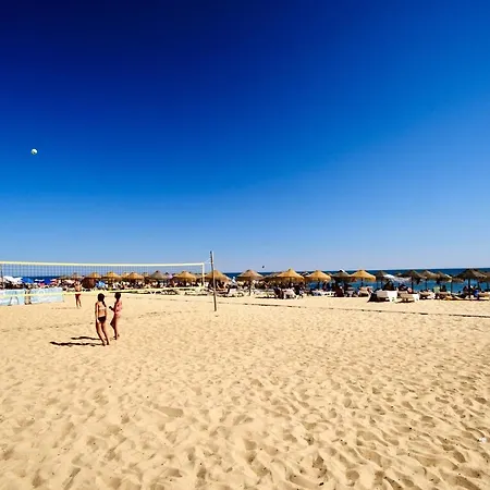 Luxury In Serene Location With Pool & Private Garden Дом отдыха