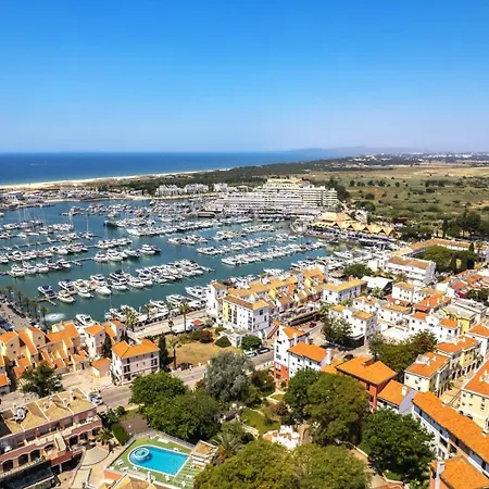 Luxury In Serene Location With Pool & Private Garden *