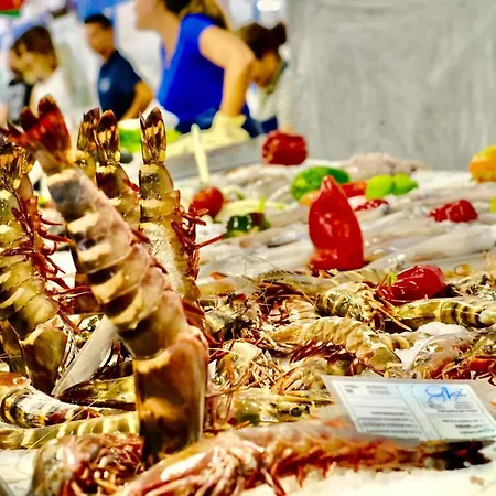 Дом отдыха Luxury In Serene Location With Pool & Private Garden Картейра