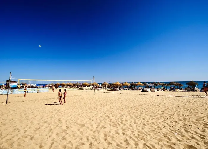 Luxury In Serene Location With Pool & Private Garden 度假居