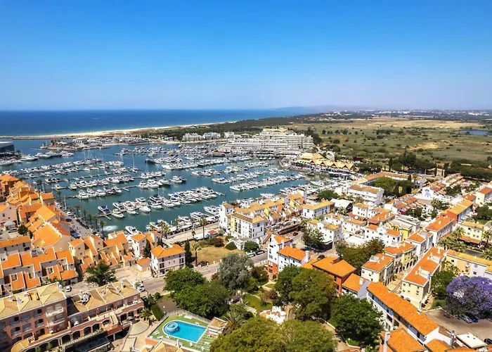 Luxury In Serene Location With Pool & Private Garden *