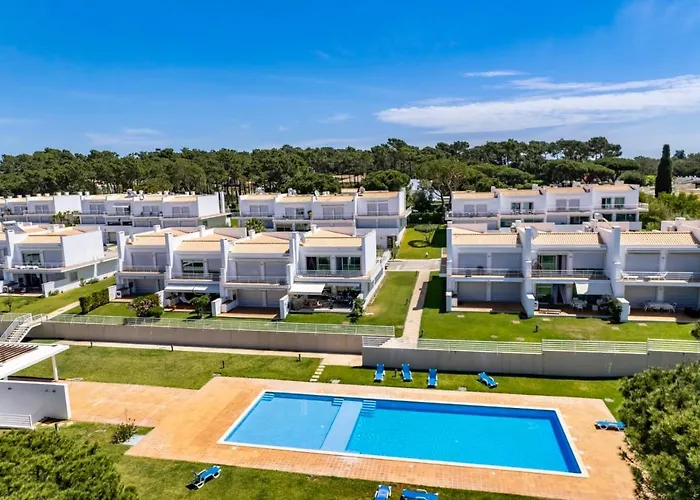 Luxury In Serene Location With Pool & Private Garden * Quarteira