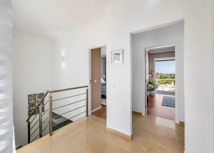 Vakantiehuis Luxury In Serene Location With Pool & Private Garden Quarteira