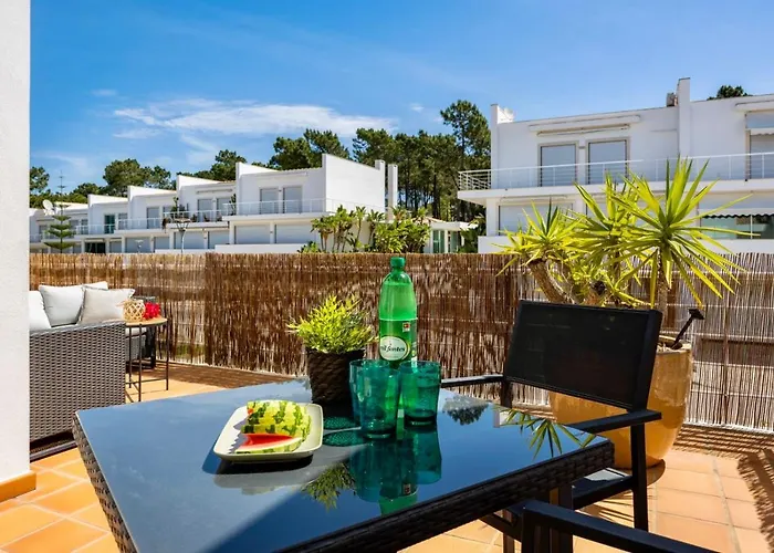 Luxury In Serene Location With Pool & Private Garden * Quarteira